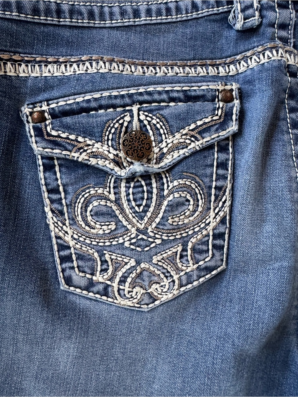 Miss Me Women’s Blue Embroidered Back Pocket Jeans - Picture 4 of 4